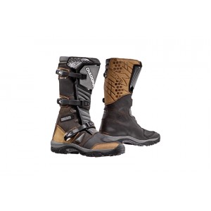 Mud boots by Diadora